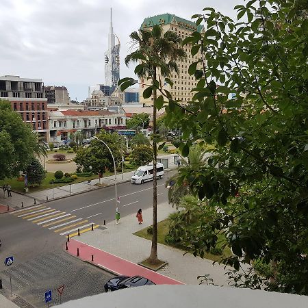 Apartments Cira 01 バトゥーミ エクステリア 写真