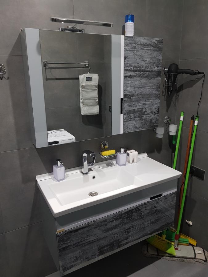 Apartments Cira 01 バトゥーミ エクステリア 写真