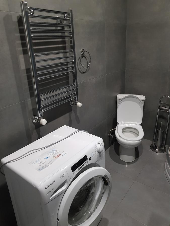 Apartments Cira 01 バトゥーミ エクステリア 写真